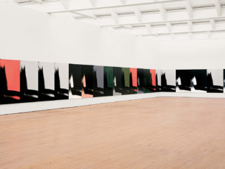 Le opere iconiche di "Shadows" di Andy Warhol saranno esposte presso il quartier generale di Calvin Klein a New York